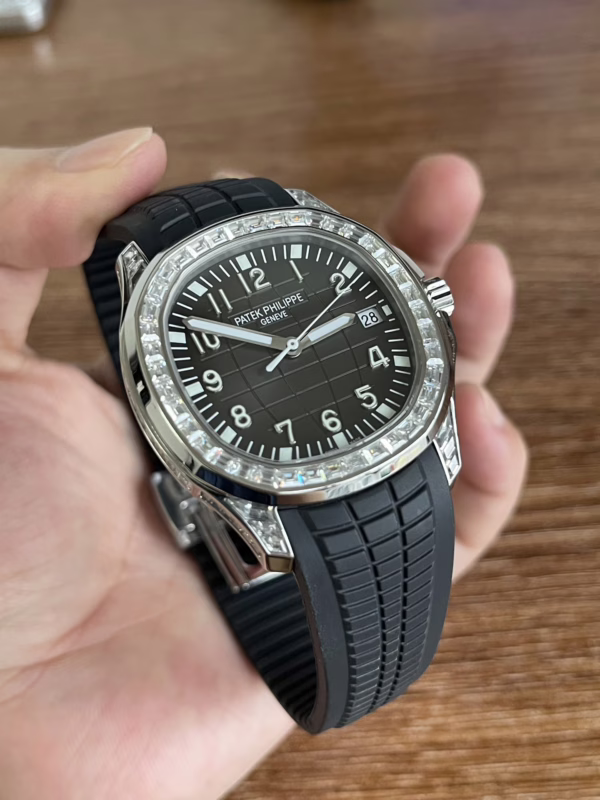 Replica Patek Philippe Aquanaut 5267 200A 001 Black Dial Diamond Bezel Watch 38.8MM - 图片 6