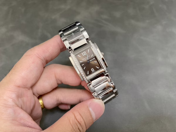 Patek Philippe Twenty-4 4910 1200A 010 Ladies Quartz 25x30mm - 图片 6