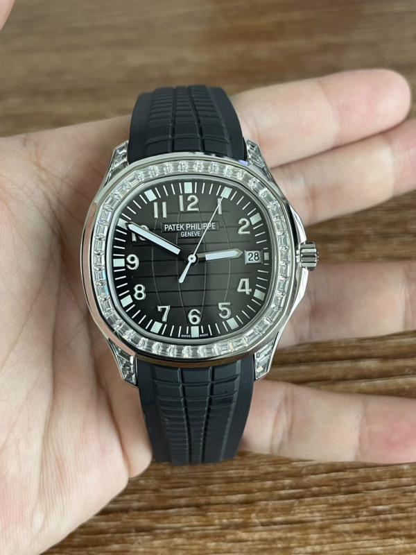 Replica Patek Philippe Aquanaut 5267 200A 001 Black Dial Diamond Bezel Watch 38.8MM - 图片 3