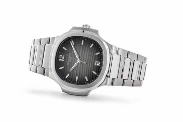 Patek Philippe Nautilus 7118/1A-011 35.2MM - 图片 2