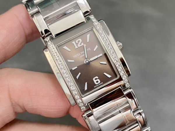Patek Philippe Twenty-4 4910 1200A 010 Ladies Quartz 25x30mm - 图片 2