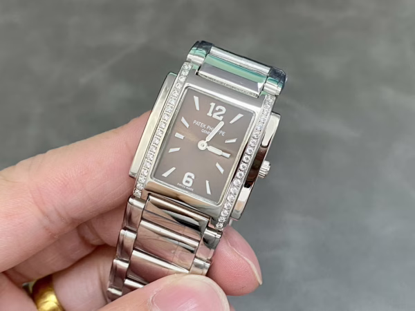Patek Philippe Twenty-4 4910 1200A 010 Ladies Quartz 25x30mm - 图片 4