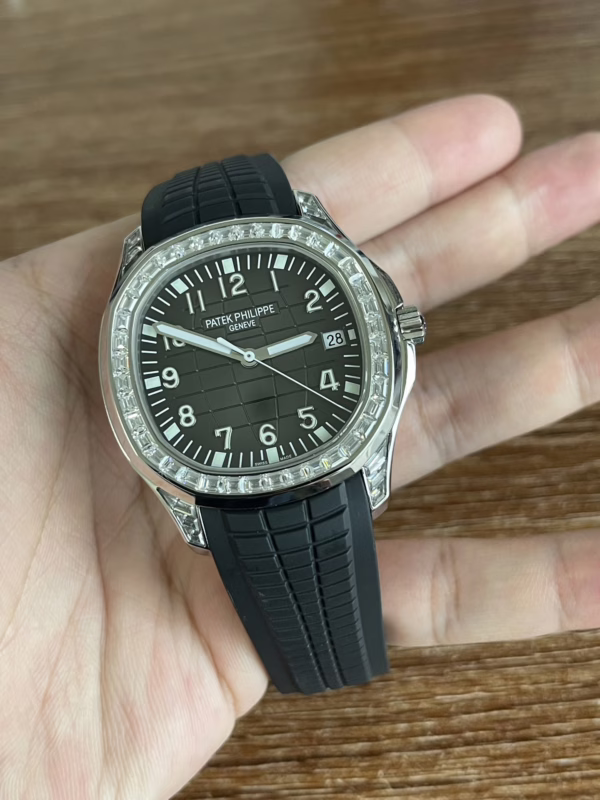 Replica Patek Philippe Aquanaut 5267 200A 001 Black Dial Diamond Bezel Watch 38.8MM - 图片 5