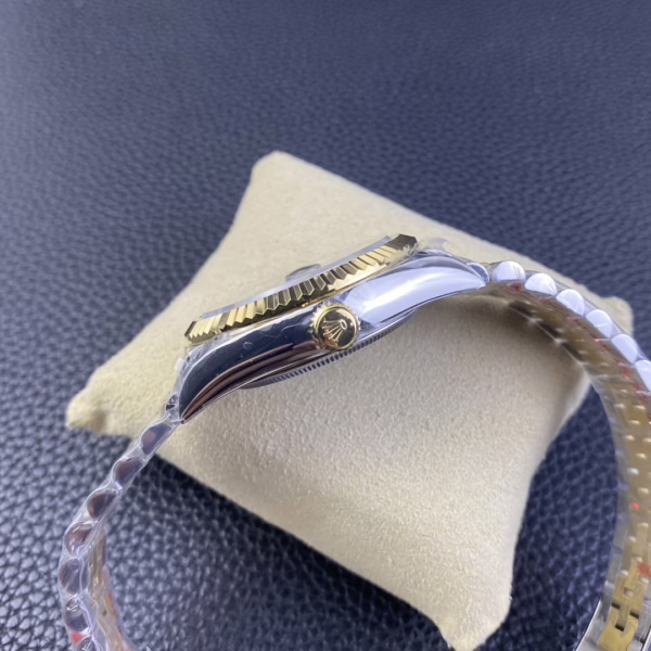 Rolex Sky Dweller 42mm Champagne Dial Stick Markers Jubilee M336933 0002 Men's Watch - 图片 8