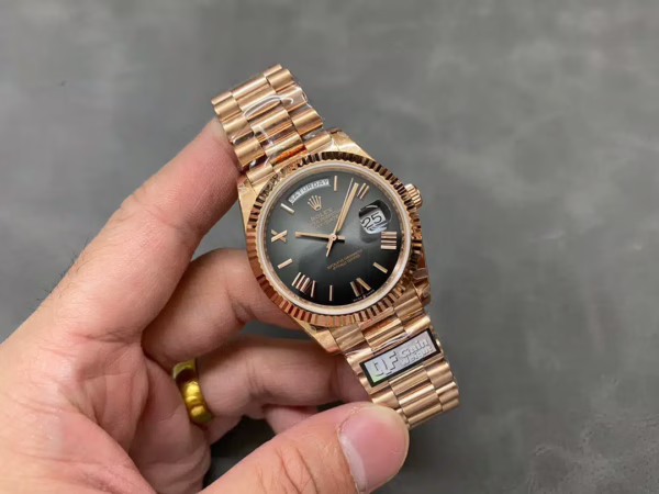 Rolex Day Date in 18 ct Everose Gold M228235 0055 40mm - 图片 14