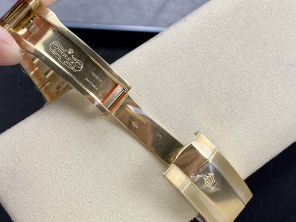 Rolex Sky Dweller 42mm Yellow Gold Champagne Dial m336938 0001 Men's Replica Watch - 图片 11