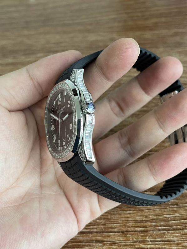 Replica Patek Philippe Aquanaut 5267 200A 001 Black Dial Diamond Bezel Watch 38.8MM - 图片 8