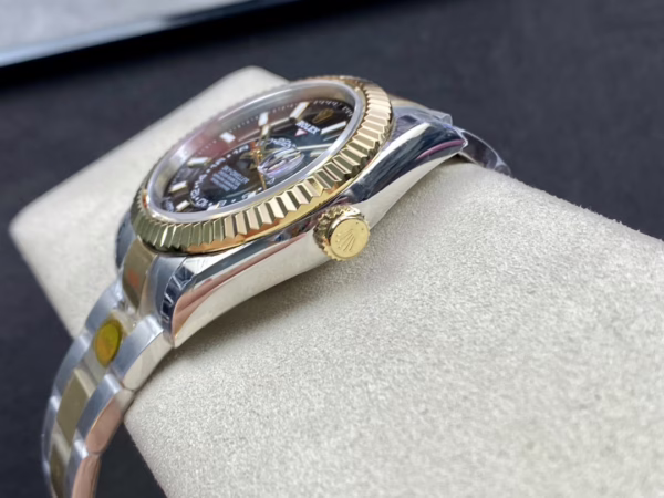 Rolex Sky Dweller 42 Yellow Rolesor Black Dial Oyster M336933 0003 Men's Watch - 图片 6