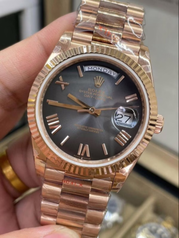 Rolex Day Date in 18 ct Everose Gold M228235 0055 40mm - 图片 3